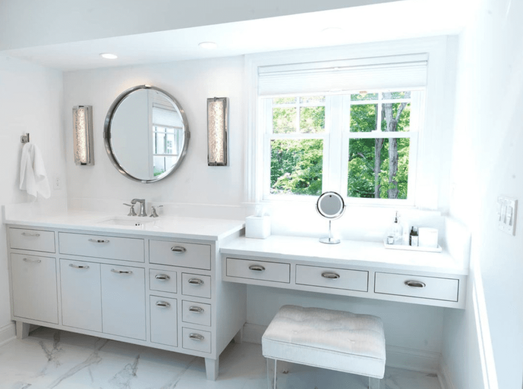 Bathroom cabinetry