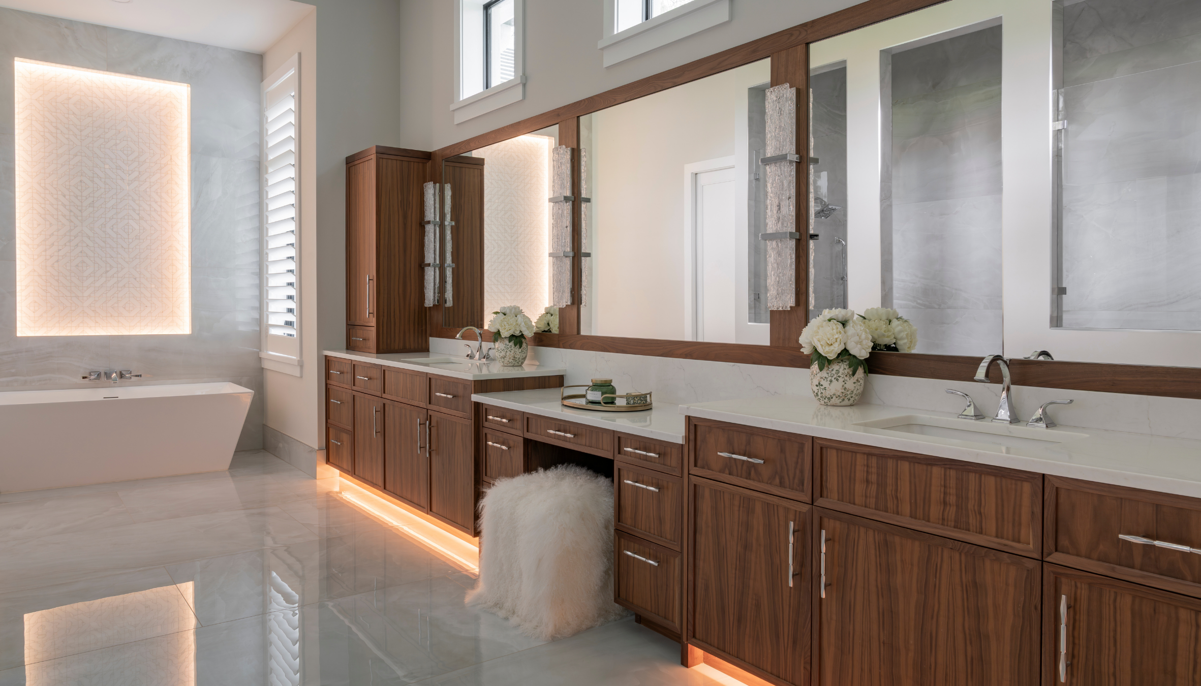 Custom Bathroom Vanity Cabinets